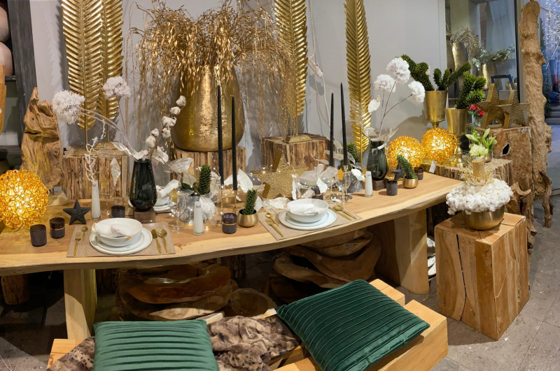 Festlich gedeckter Tisch in Gold – Bild 10