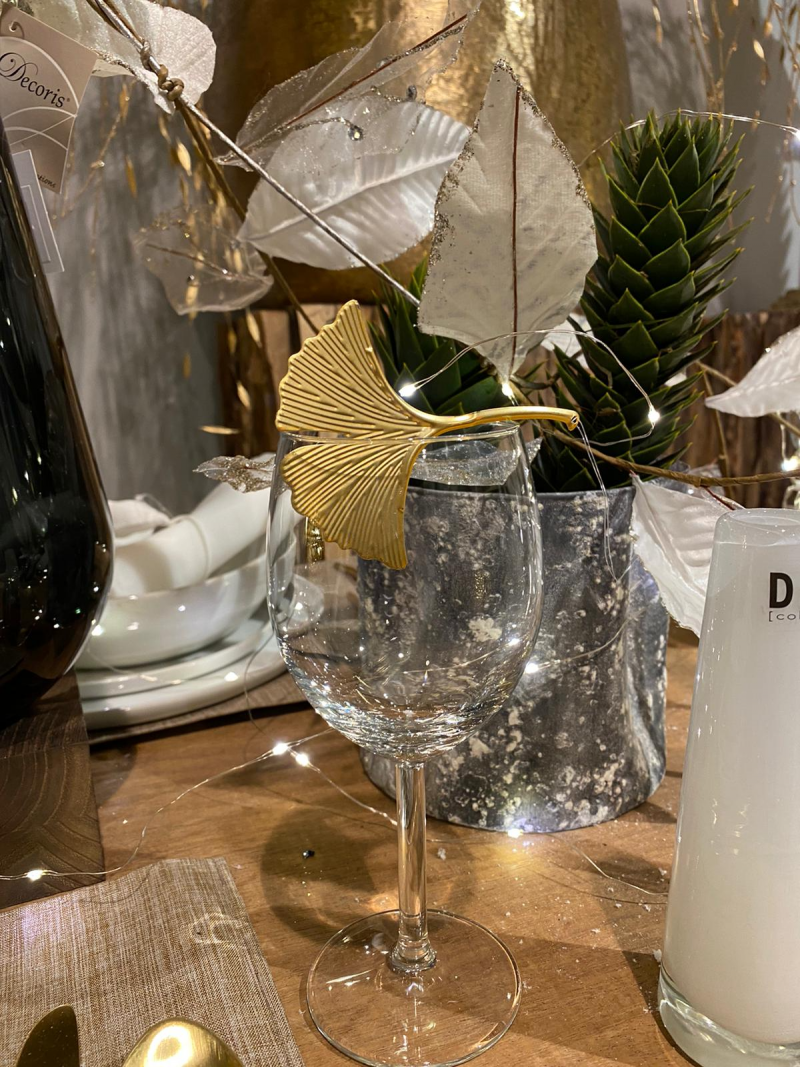 Festlich gedeckter Tisch in Gold – Bild 4