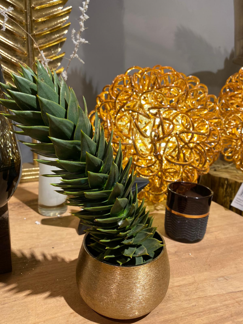Festlich gedeckter Tisch in Gold – Bild 5