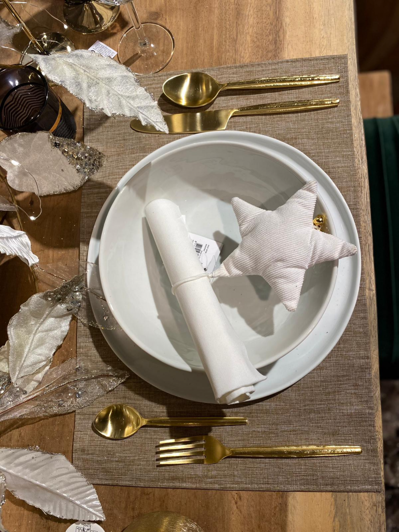 Festlich gedeckter Tisch in Gold – Bild 7