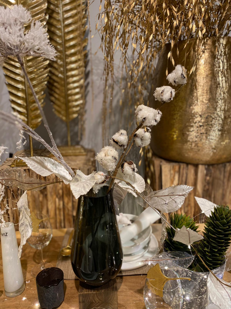 Festlich gedeckter Tisch in Gold – Bild 8